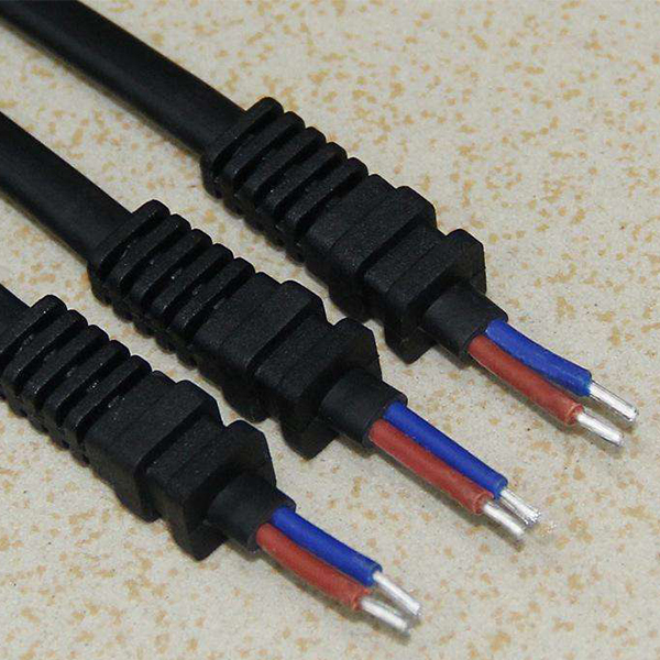 选择电线电缆时的注意事项是什么？